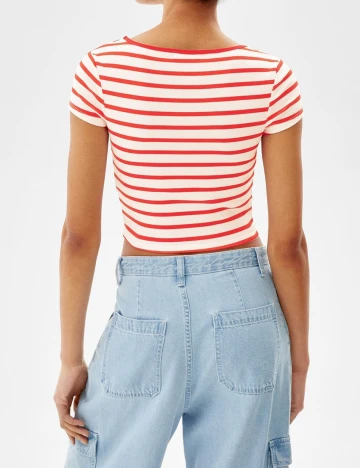 Top Bershka, rosu