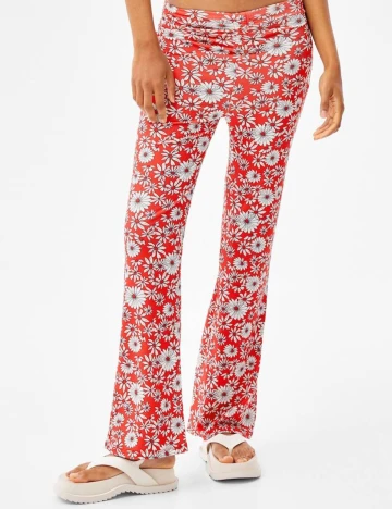 Pantaloni Bershka, rosu