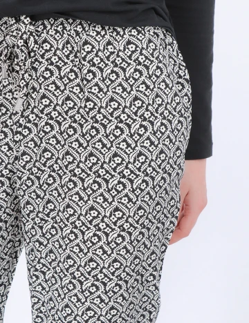 Pantaloni Hailys, alb-negru