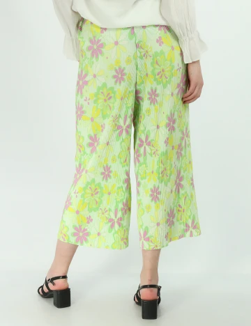 Pantaloni Bershka, verde