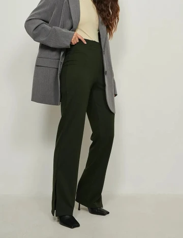Pantaloni NA-KD, verde