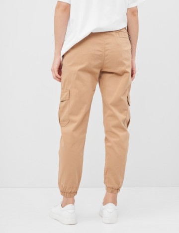 Pantaloni Bershka, maro