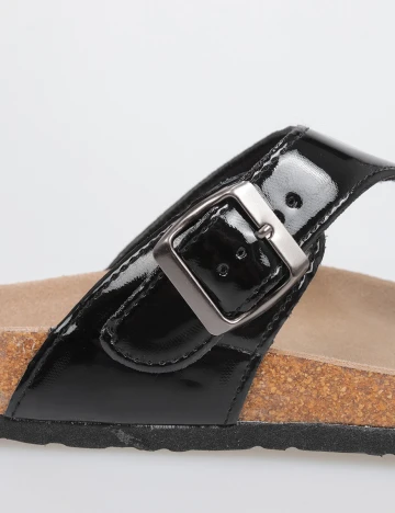 Slapi Essentials, negru