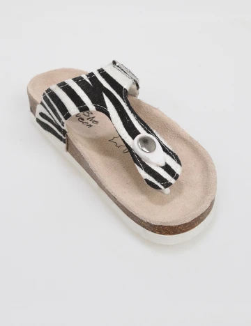 Slapi Blue Queen by Bristol, animal print