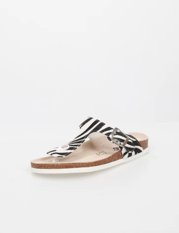 Slapi Too Bizzy by Bristol, animal print