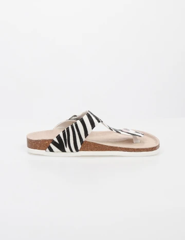 Slapi Too Bizzy by Bristol, animal print