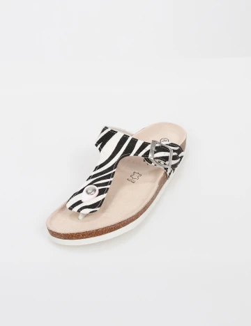 Slapi Too Bizzy by Bristol, animal print
