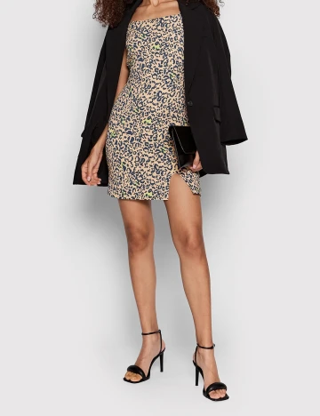 Rochie scurta Noisy May, piersica