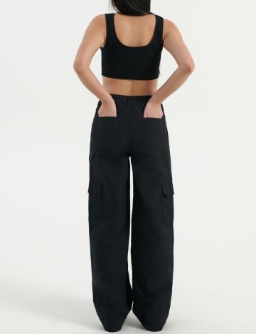 Top House Brand, negru