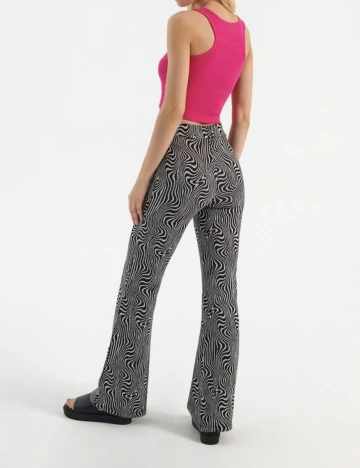 Top House Brand, roz