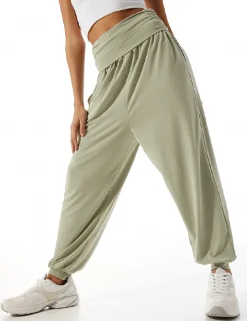 Pantaloni Stradivarius, verde