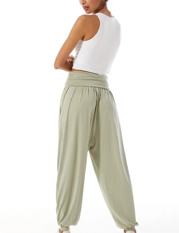 Pantaloni Stradivarius, verde