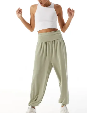 Pantaloni Stradivarius, verde