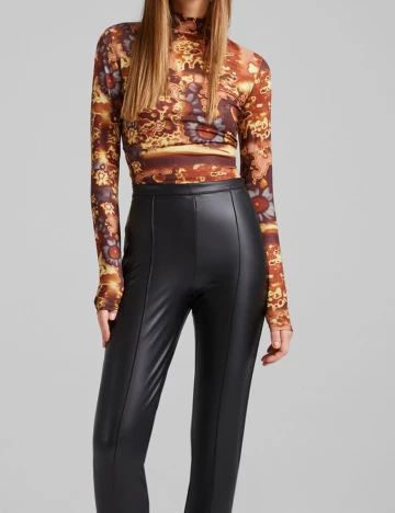Top Bershka, maro