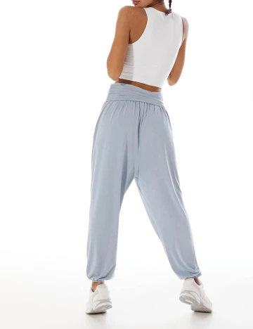 Pantaloni Stradivarius, bleu