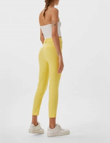 Pantaloni Stradivarius, galben