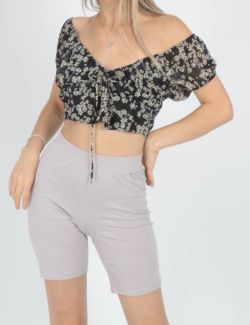 Top Bershka, negru floral