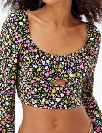 Top Bershka, negru floral Negru
