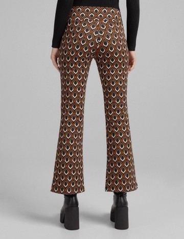 Pantaloni Bershka, maro
