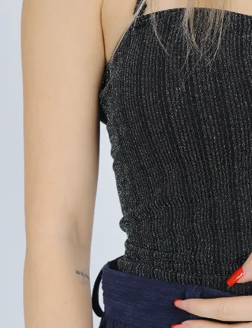 Top Only, negru