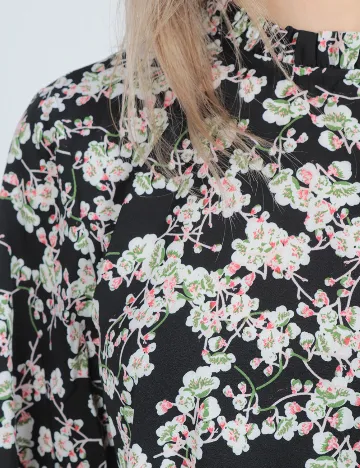 Rochie scurta Vila, negru floral