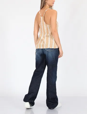 Maiou American Eagle, maro