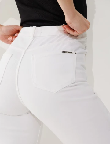 Pantaloni scurti Mohito, alb