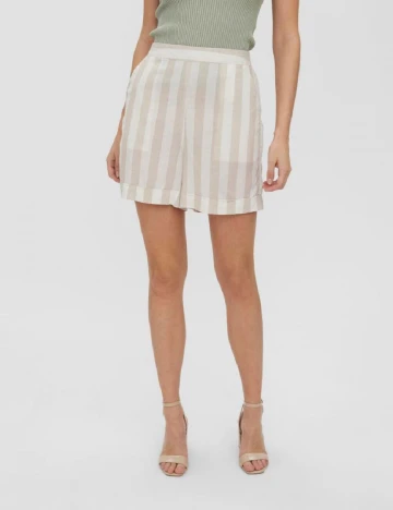 Pantaloni scurti Vero Moda, bej