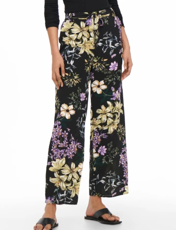 Pantaloni Only, floral print