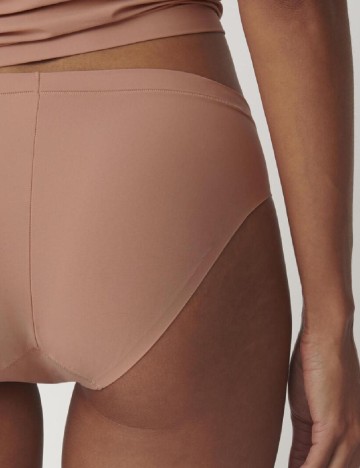 Chilot Triumph, roz pudra