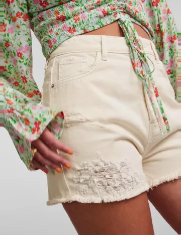 Pantaloni scurti Pieces, crem