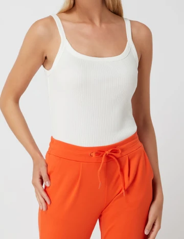 Maiou Q/S, alb