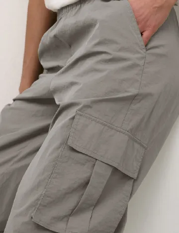 Pantaloni Kaffe, gri