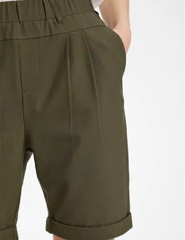 Pantaloni scurti Kaffe, kaki