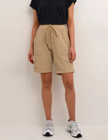 Pantaloni scurti Kaffe, crem