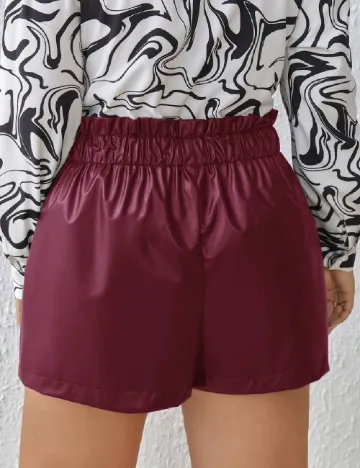 Pantaloni scurti SHEIN CURVE, visiniu