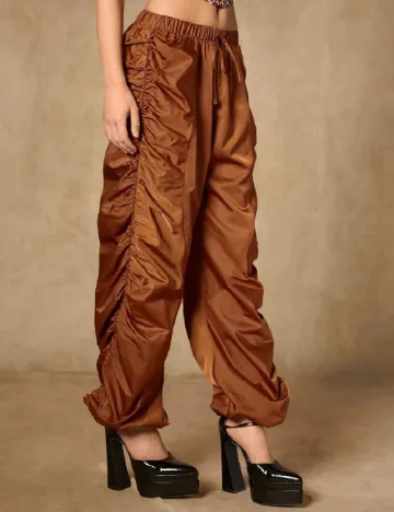 Pantaloni SHEIN, maro