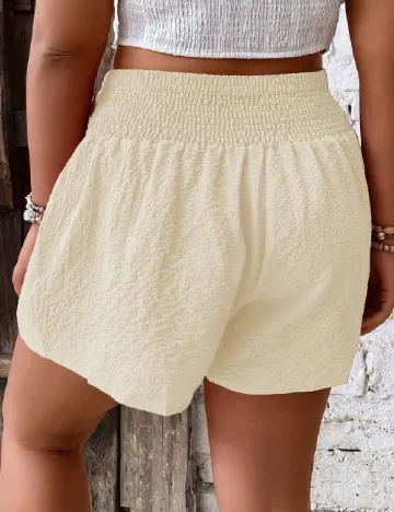Pantaloni scurti SHEIN CURVE, crem Crem