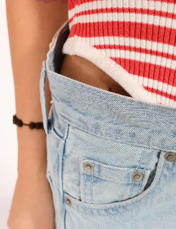 Body Guess, alb/rosu