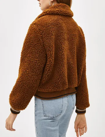 Jacheta Bershka, maro Maro