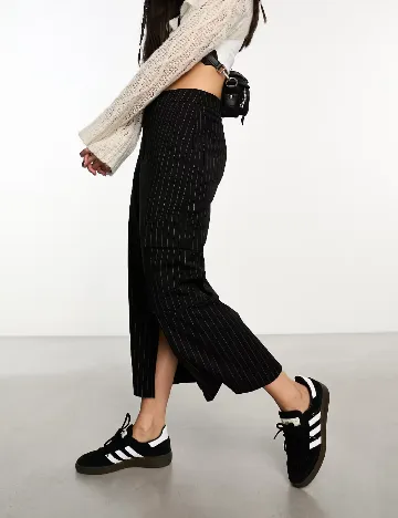 Fusta Stradivarius, negru