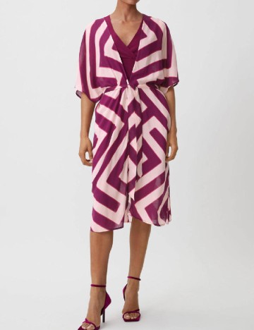 Kimono Comma, mov