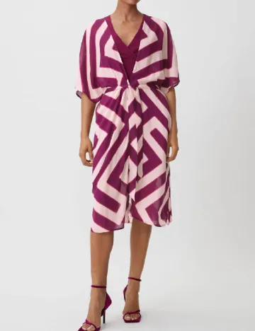 Kimono Comma, mov