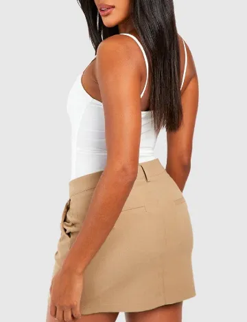 Body Boohoo, alb