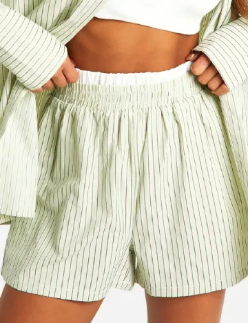 Pantaloni scurti Boohoo, verde