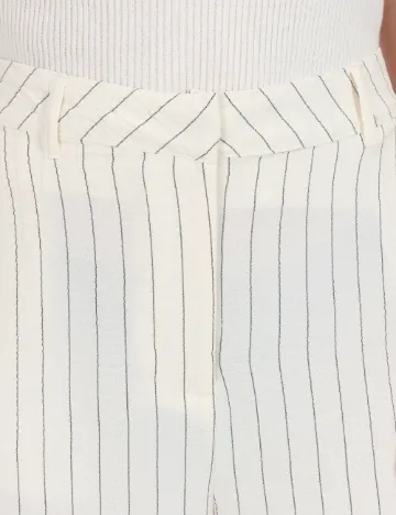 Pantaloni scurti Vero Moda, ecru