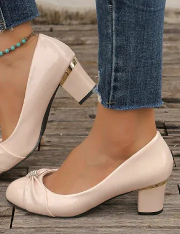 Pantofi SHEIN, crem