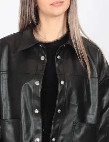 Jacheta Noisy May, negru