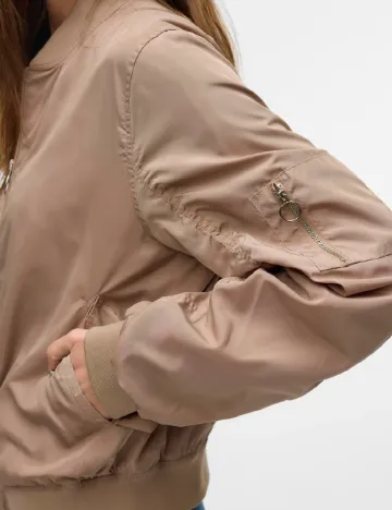 Jacheta Vero Moda, maro