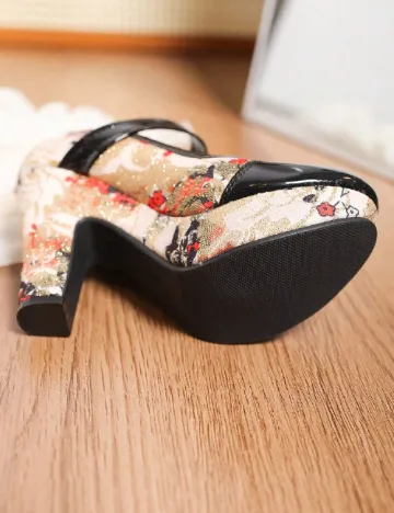 Pantofi SHEIN, crem